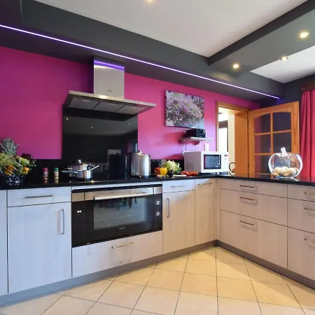 Vakantiehuis Spacious Holiday Near Bastogne