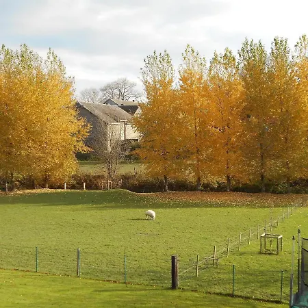 Spacious Holiday Near Bastogne Vakantiehuis *